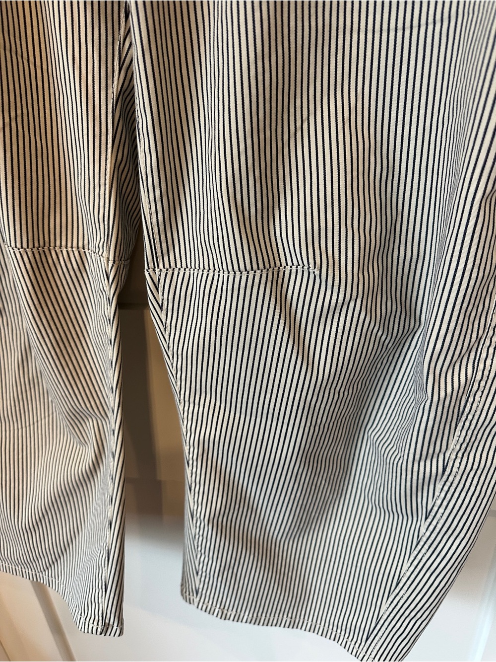 GAP Women’s Pinstripe barrel pants - Black & White - Picture 3 of 9